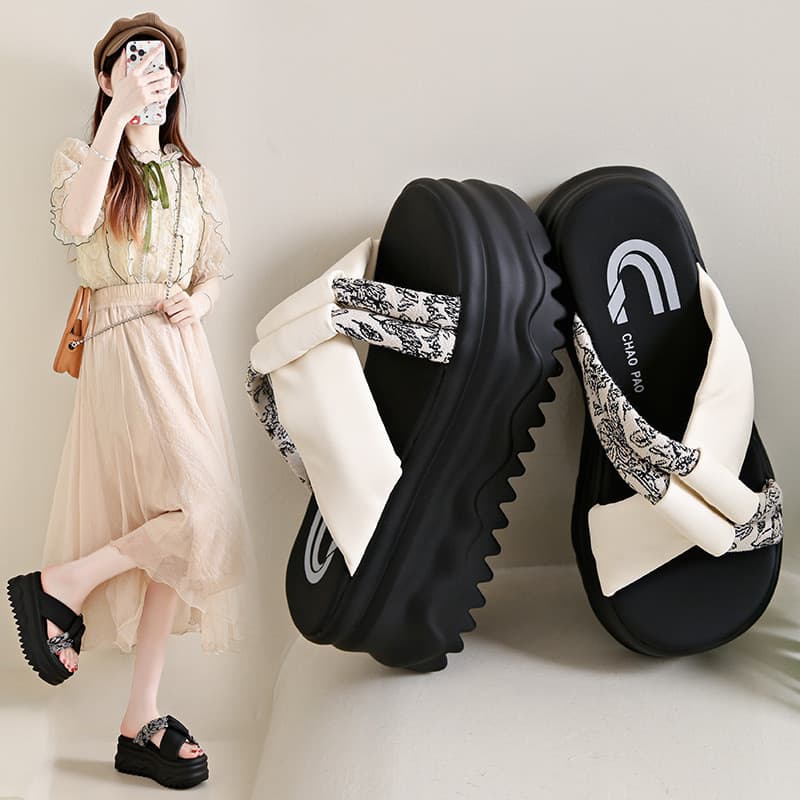 Chinelos de sola grossa feminino verão exterior usar merda-piso sola macia simples Casual praia plana sandálias romanas