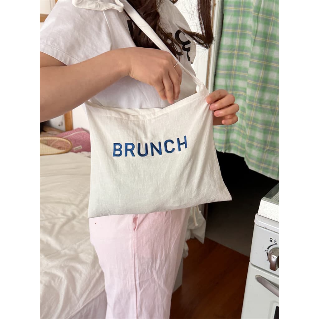 Abao-caseiro estilo coreano ins Blogger azul bordado carta brunch bolsa de lona Diagonal mão transportar saco de pano de