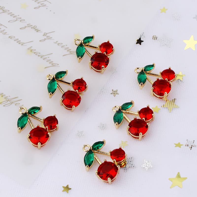 Cobre incrustado zircão revestido cor de ouro preservação doce fresco vermelho cereja pingente diy brincos jóias acessór
