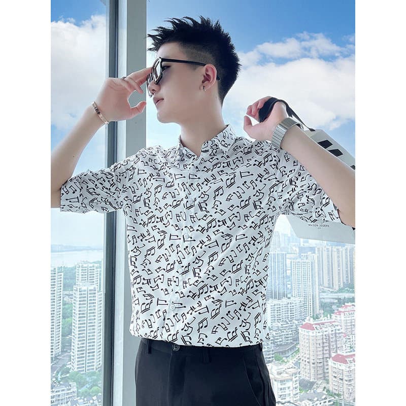 Verão novo estilo na moda ins camisa Floral de manga curta masculina 2026 fino ajuste rufião bonito influenciador fino c