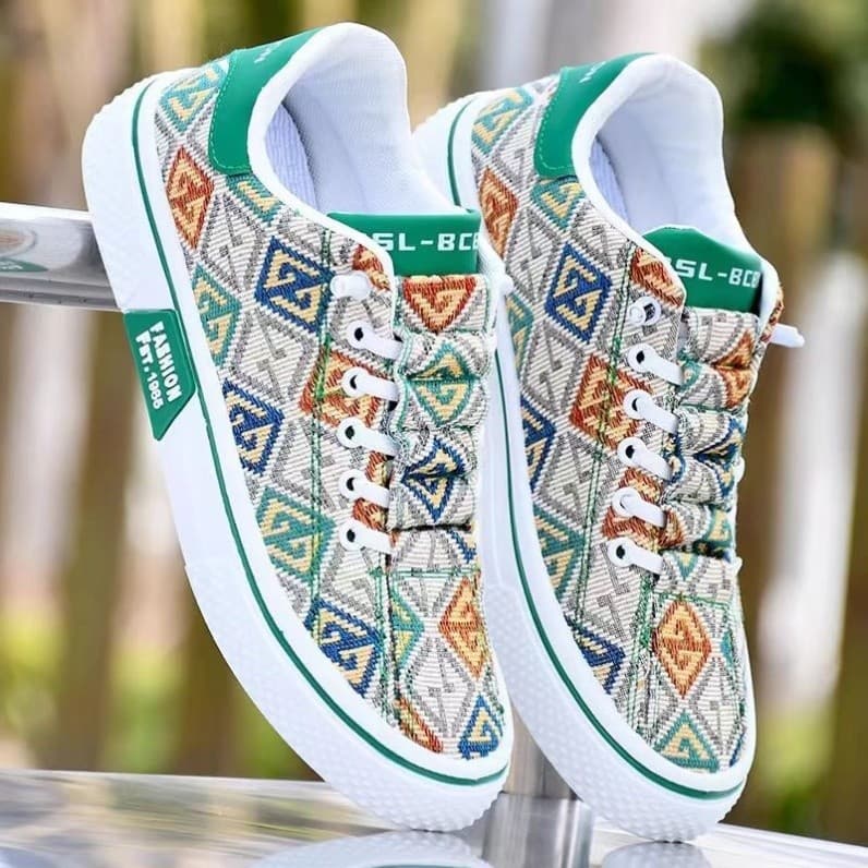 2025 bens domésticos novo estilo velho pequim sapatos de pano masculino All-Match jovens meninos sola macia confortável