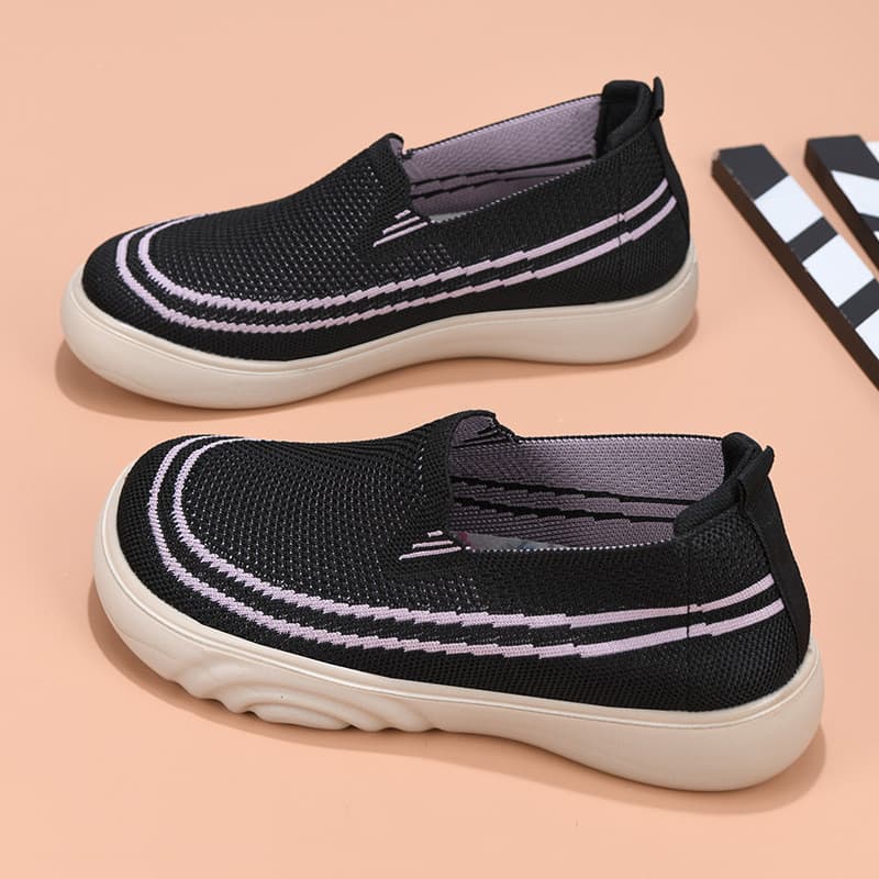 Novos sapatos de tecido com sola macia para primavera e outono, estilo antigo de Pequim, 2024, para mães e mulheres, sap