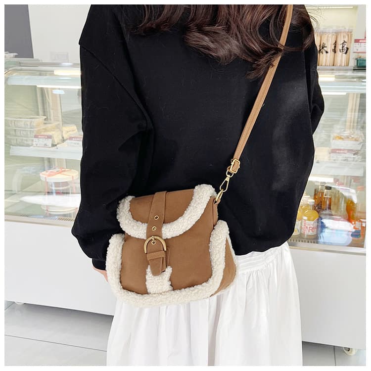 Bolsa Transversal Feminina Lã Cordeiro Pelúcia Retalhos Retrô Moda Coreana Outono Inverno Dia a Dia