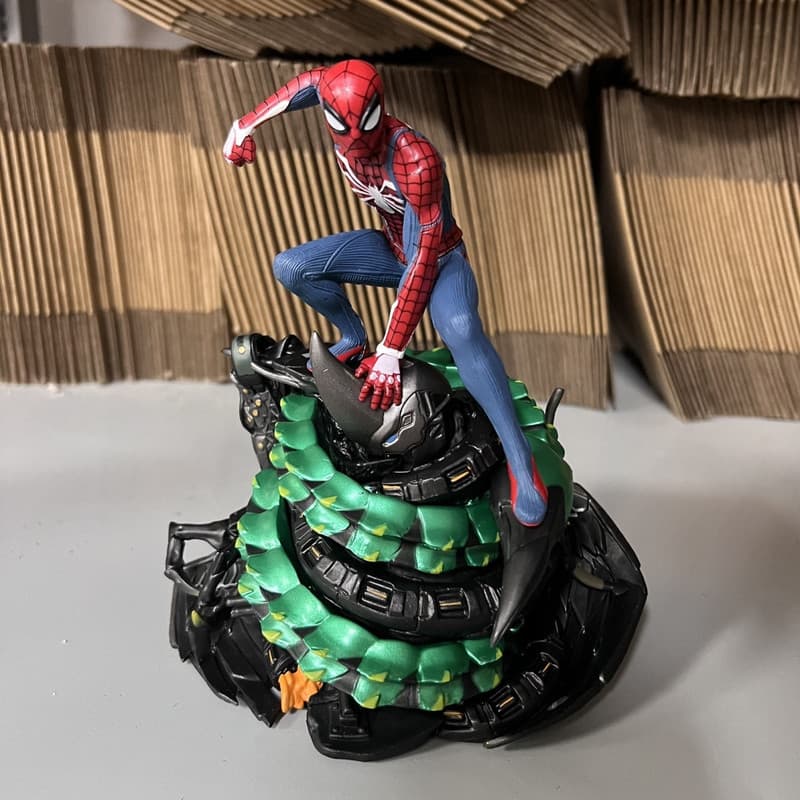 P PS4 Spiderman League Figura PS4 Jogo de Aço Enfeites Escultura Estátua Bonita Cena Encaixotada
