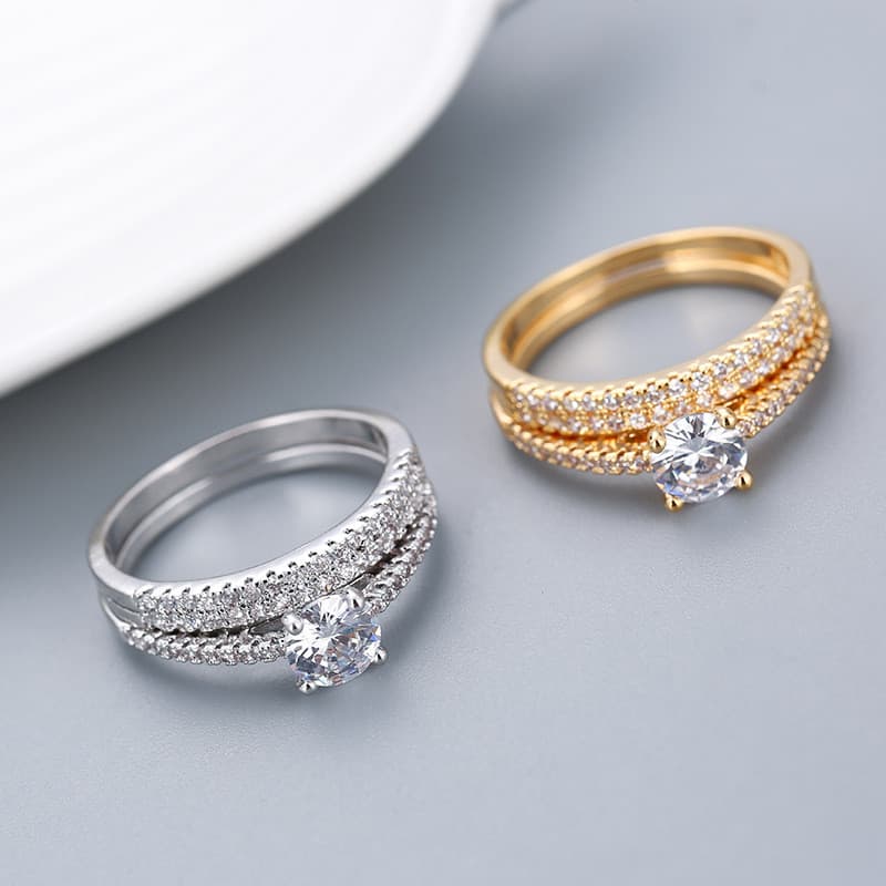 Conjunto de anéis muito vendido, anéis de casal simulados, anéis de noivado elegantes em estoque.