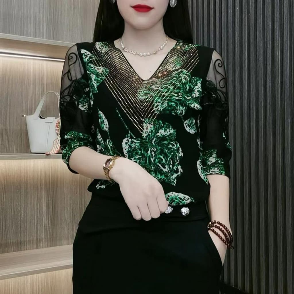 Camiseta Elegante para Mães, Decote em V, Solta, com Renda, Manga Curta, Estampada, Tamanho XL-6XL QW11