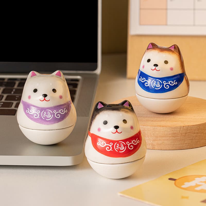 Bonito criativo Shiba Inu Tumbler escritório Desktop assento de trabalho decoração de descompressão emocional pequenos o