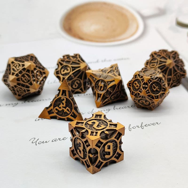 Conjunto de dados de grupo de corrida COC de Metal TRPG Cthulhu DND Dungeon and Dragon D20 Jogo de tabuleiro multifaceta