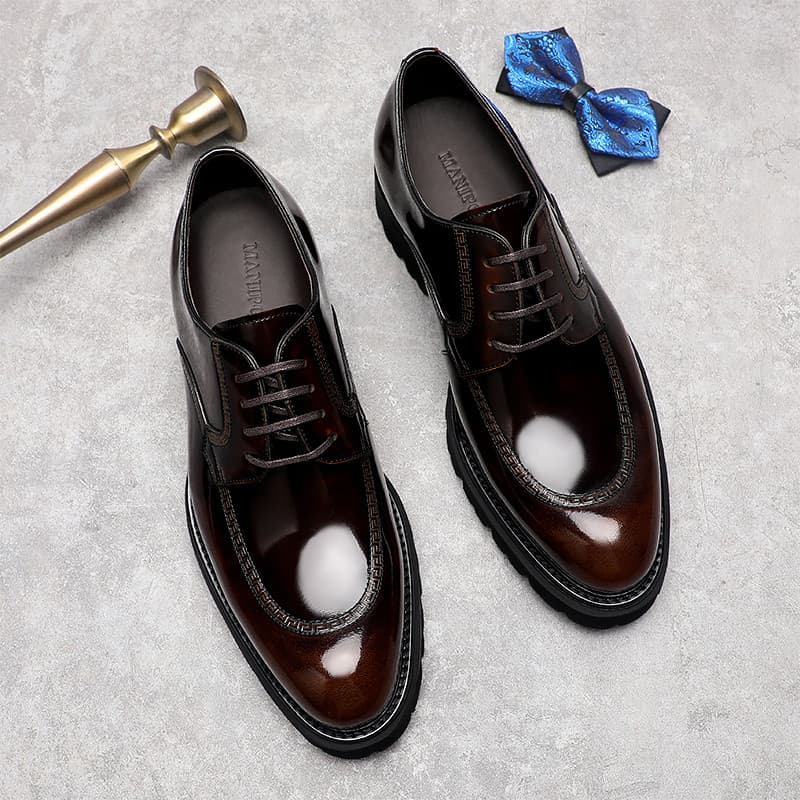Novos sapatos formais de couro masculino na moda brilhante estilo britânico Casual sapatos masculinos de negócios All-Ma