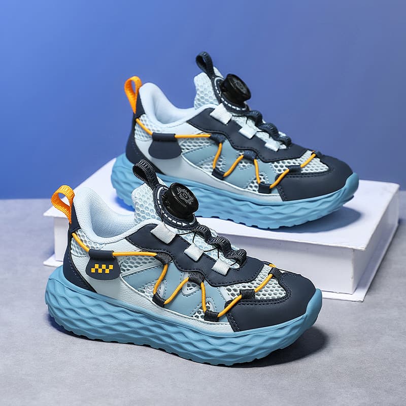 Crianças sapatos esportivos de verão meninos Upstream sapatos 2026 novo estilo respirável única malha grande malha leve