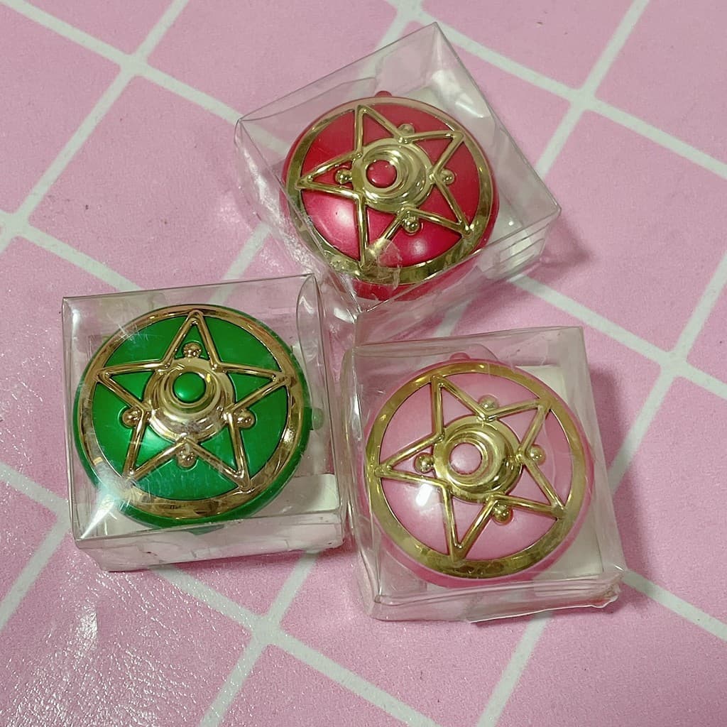 [Estoque pronto] Japão Sailor Moon Batom Transformador Lip Balm Caixa de cosméticos Pingente sem caixa de papel