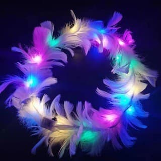 Novo estilo fada luminosa pena guirlanda anjo ganso pena guirlanda vista área tenda piscando cocar Hairpin fabricante