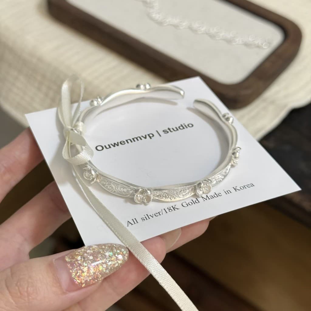 Pulseira Aberta De Flor Prateada De Segunda Mão Para Mulheres , Luxo Leve , design Doce E Fresco , Retrô Versátil Sofist