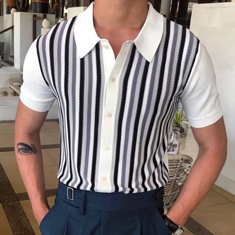 Camiseta Masculina de Malha Listrada com Efeito Flocado, Estilo Casual, Gola Polo, Manga Curta, Ajustada e Fina, Novidad