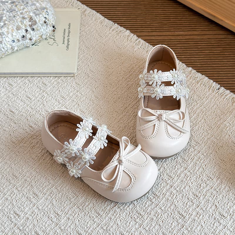 2026 outono novo estilo 1-6 anos de idade meninas sola macia antiderrapante arco estilo ocidental pequenos sapatos de co
