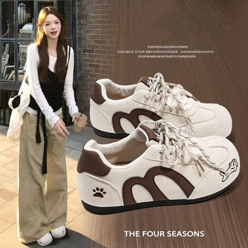 Pequenos sapatos brancos femininos 2026 verão feio bonito All-Match sapatos de treinamento alemão moda feminina tênis de