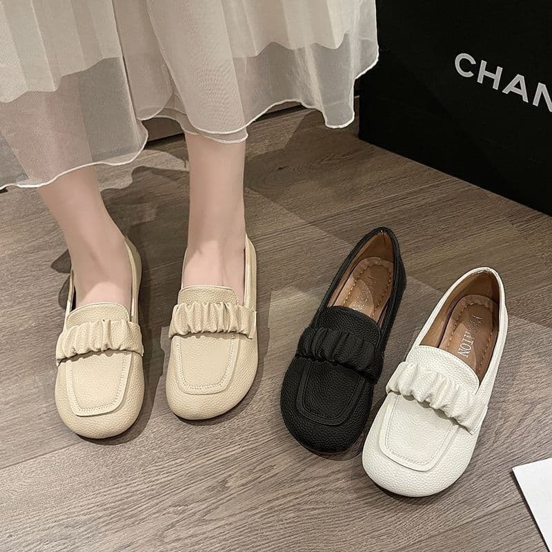 Sapatos casuais femininos 2025 verão novo estilo de couro macio ervilhas sapatos versão coreana moda All-Match sola maci