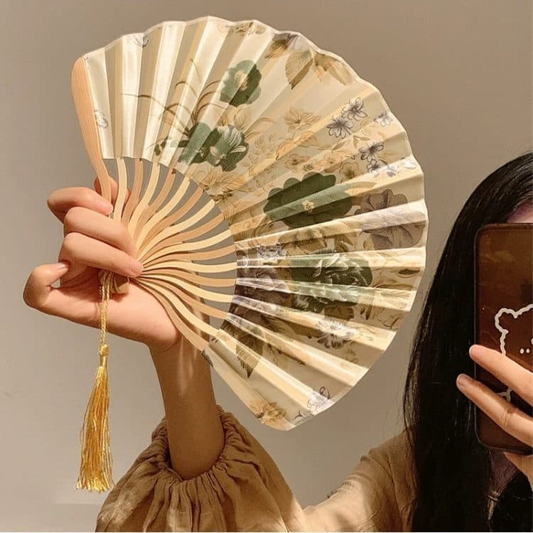 Novo estilo chinês pintura a tinta ventilador dobrável feminino estilo chinês clássico Hanfu foto verão transportar conc