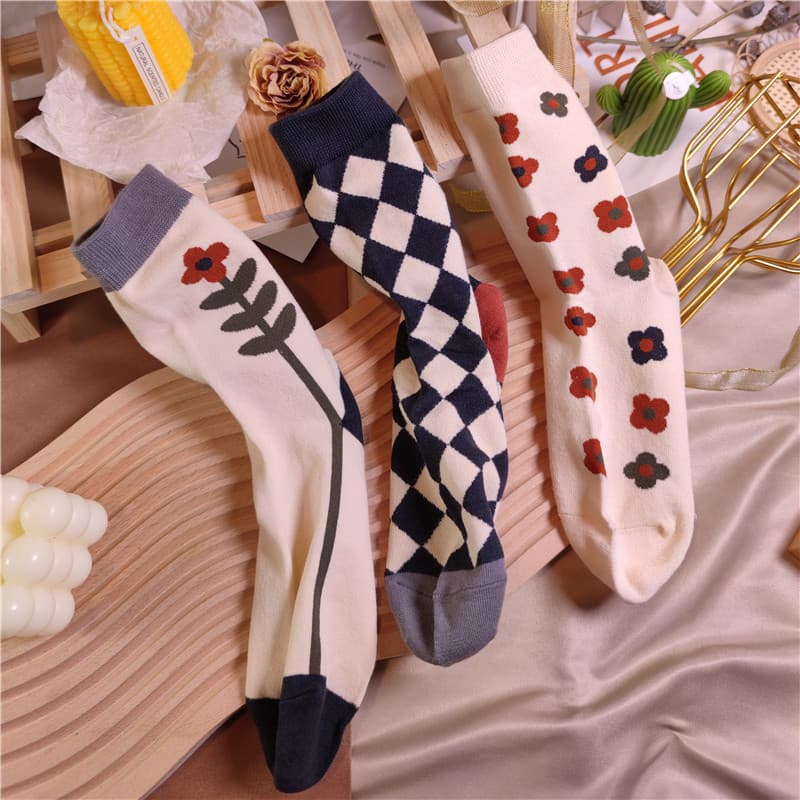 Outono inverno pilha meias versão coreana Dongdaemun mesmo estilo na moda meias japonesas simples flor meias femininas x