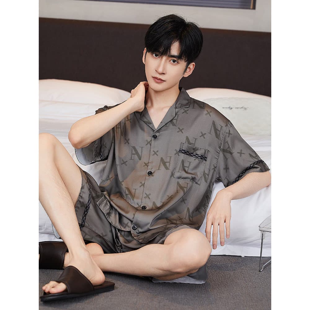 Pijamas masculinos verão 2026 novo estilo de seda gelo manga curta verão fino Cardigan tamanho grande Homewear terno