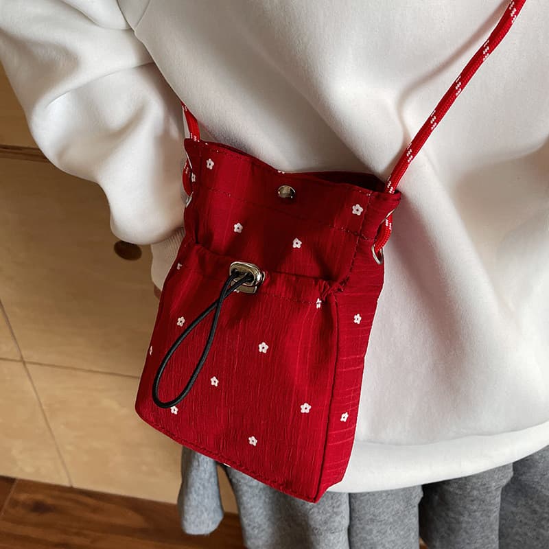 Influenciador ins plissado saco feminino 2026 novo estilo na moda moda saco do mensageiro feminino estilo ocidental All-