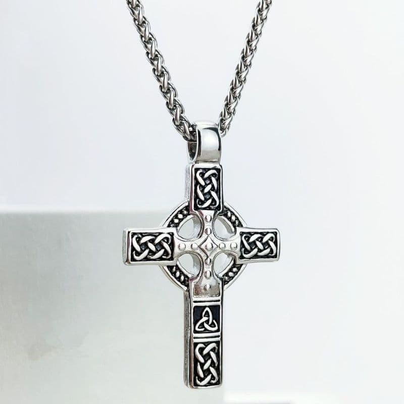 Estilo europeu americano trançado nó celta Retro esculpido cruz pingente Hip Hop masculino feminino único bonito colar d