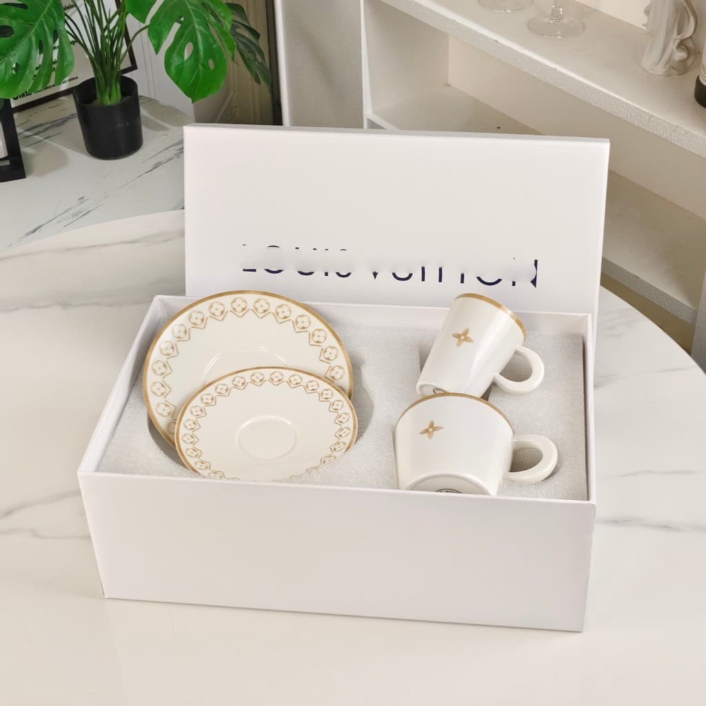 Pequena Flor Amarela Osso China Xícara De Café E Pires Estilo Europeu Acessível Luxo Chá Da Tarde Conjunto Casual