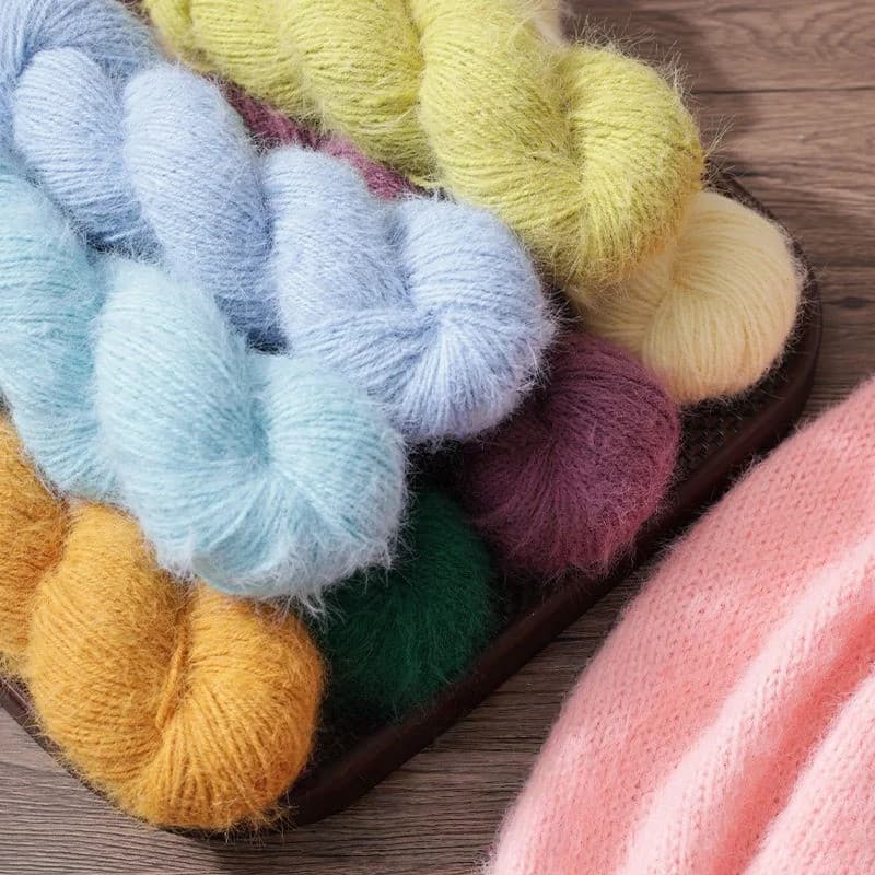 3pcs/300g Fio De Lã Fofo E Macio De Cor Sólida , Disponível Em Várias Cores , Adequado Para A Pele , Médio Grosso , Mode