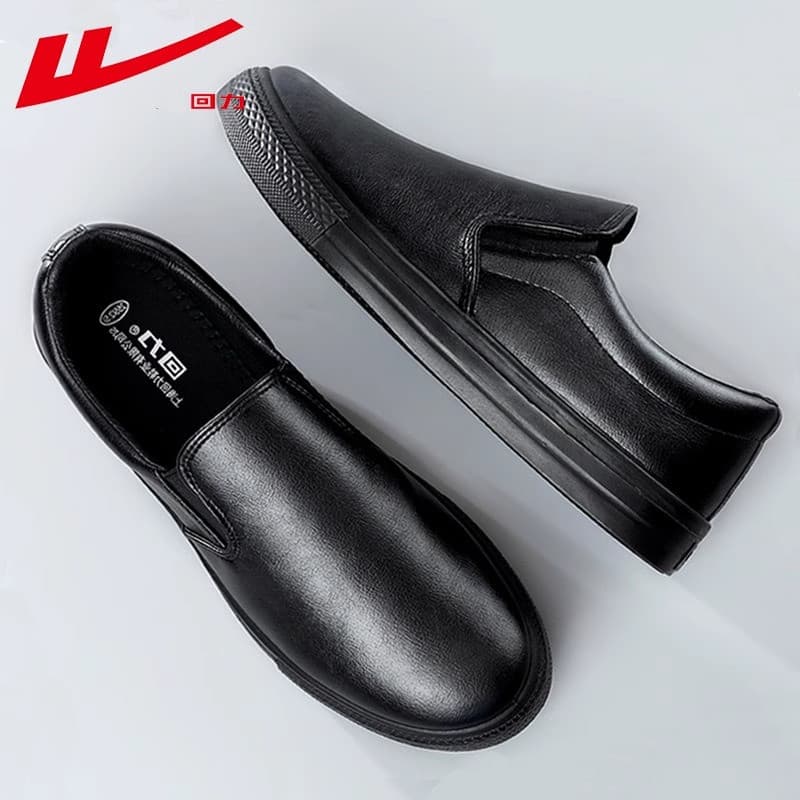 Puxar para trás sapatos masculinos deslizamento-On cozinha 2026 verão trabalho sapatos de couro casuais superfície de co