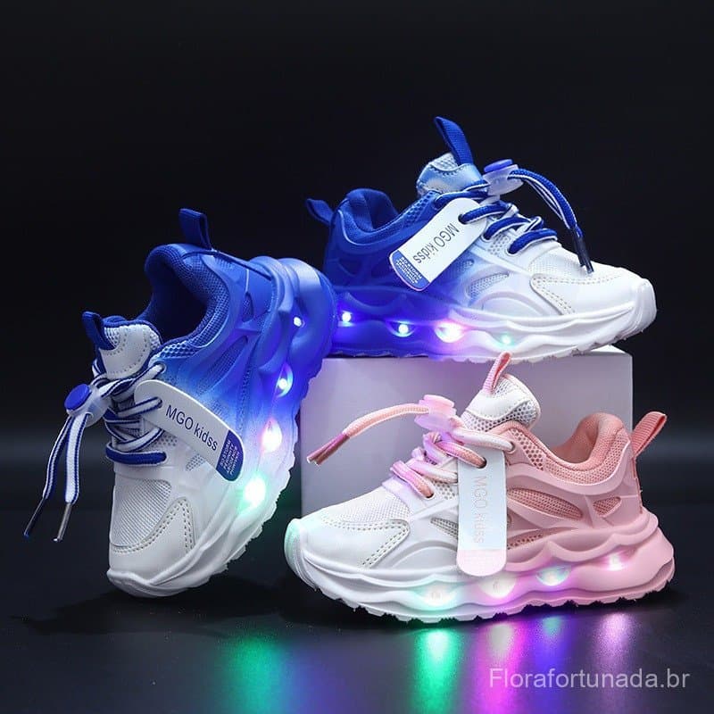 2025 Novo Estilo tênis infantis meninos estudantes casuais sapatos de placa alta meninas sapatos de bebê LED sapatos