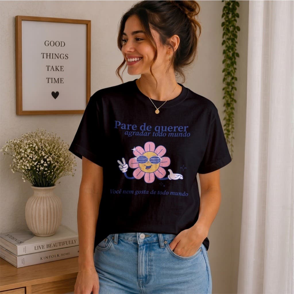 Camiseta Feminina Pare de Querer Agradar Todo Mundo Algodão Estampa Motivacional Casual Manga Curta Azul Marinho