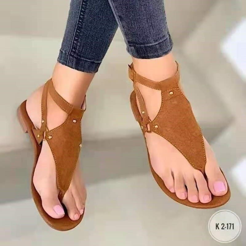 Novas Sandálias Femininas Tamanho Grande Fundo Plano Sapatos Romanos Feminino Clipe Na Fivela Com Rebites Respiráveis