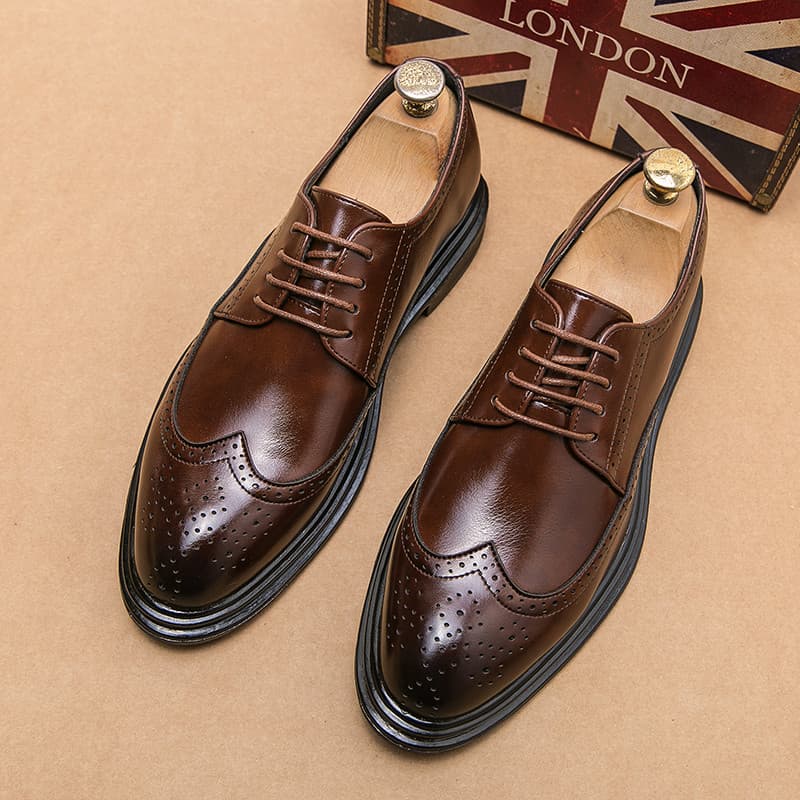 Sapatos de couro masculino verão fino negócios Formal Wear casamento noivo sapatos britânico sola macia confortável trab