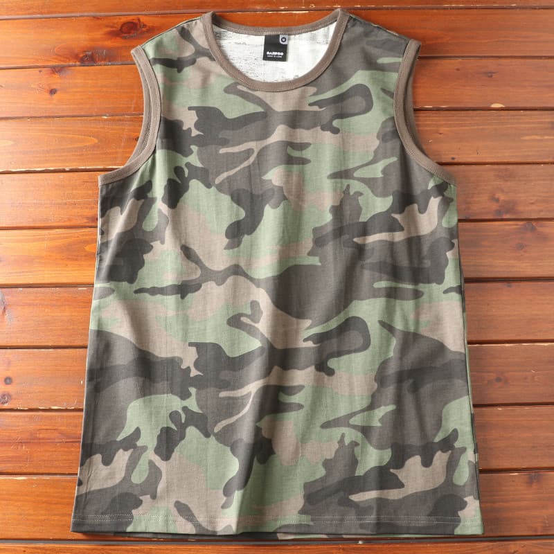 Pedido final de comércio exterior!Camuflagem masculina solta com gola redonda!Colete sem mangas camiseta masculina meia