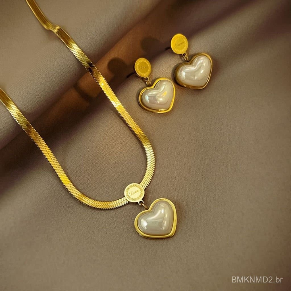 Conjunto de colar e brincos femininos em formato de coração em aço titânio 18K, requintados e luxuosos