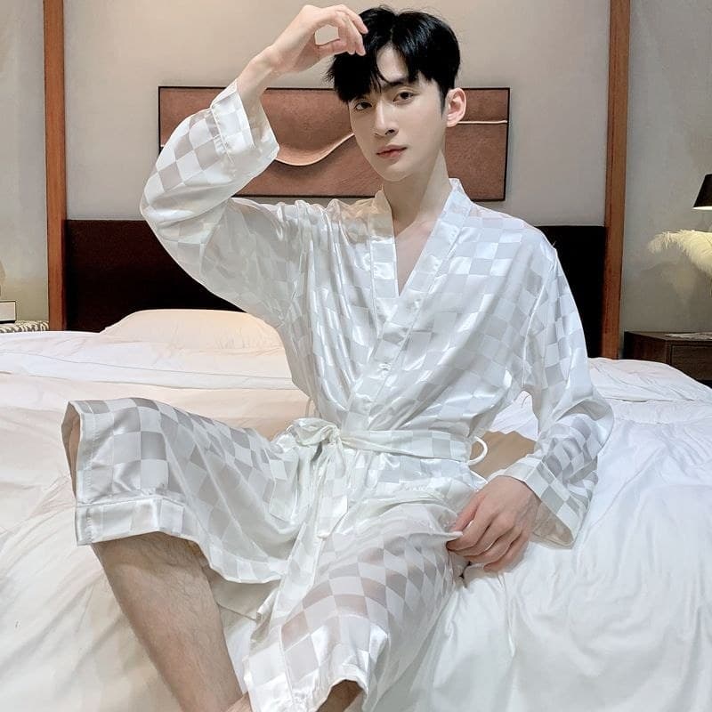 Camisola masculina estilo fino gelo seda manga curta pijamas legal sentimento simulação seda Loungewear tamanho grande v