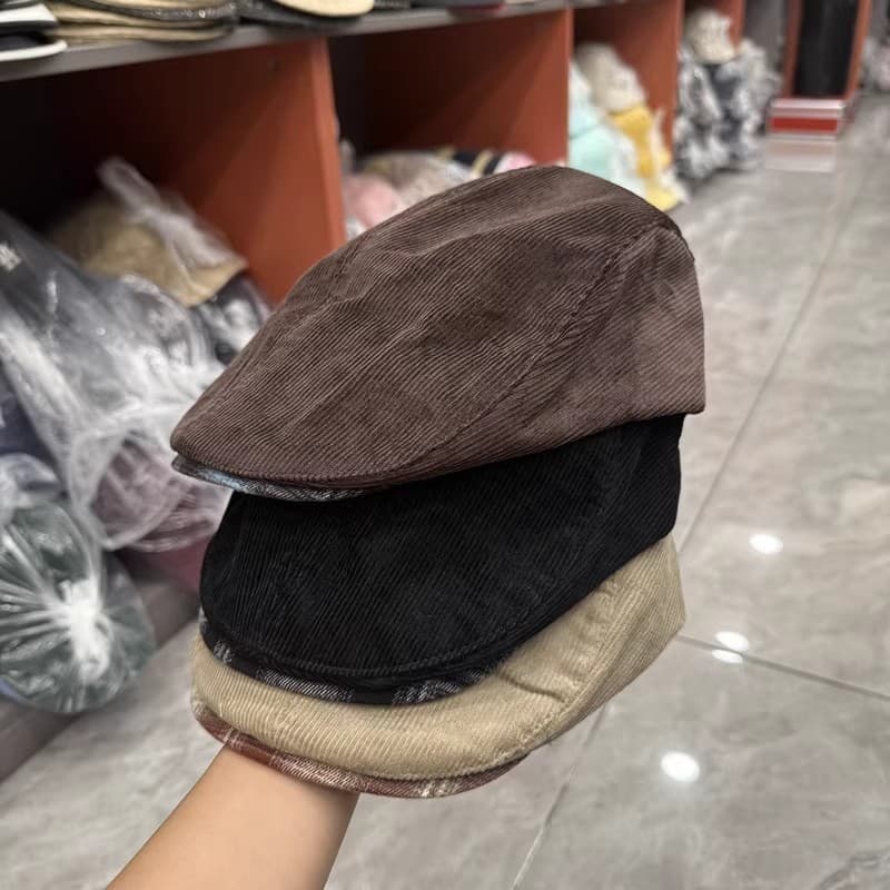 Atacado 25 início do outono novo estilo outono inverno listrado boné de veludo para frente chapéu feminino estilo japonê