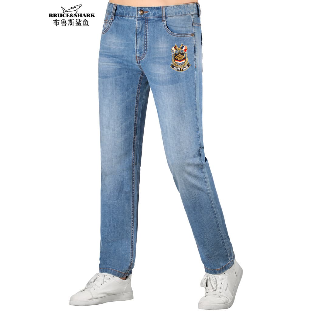 2026 verão novo estilo masculino fino Jeans reto Bruce tubarão solto tamanho grande masculino bordado na moda calças com