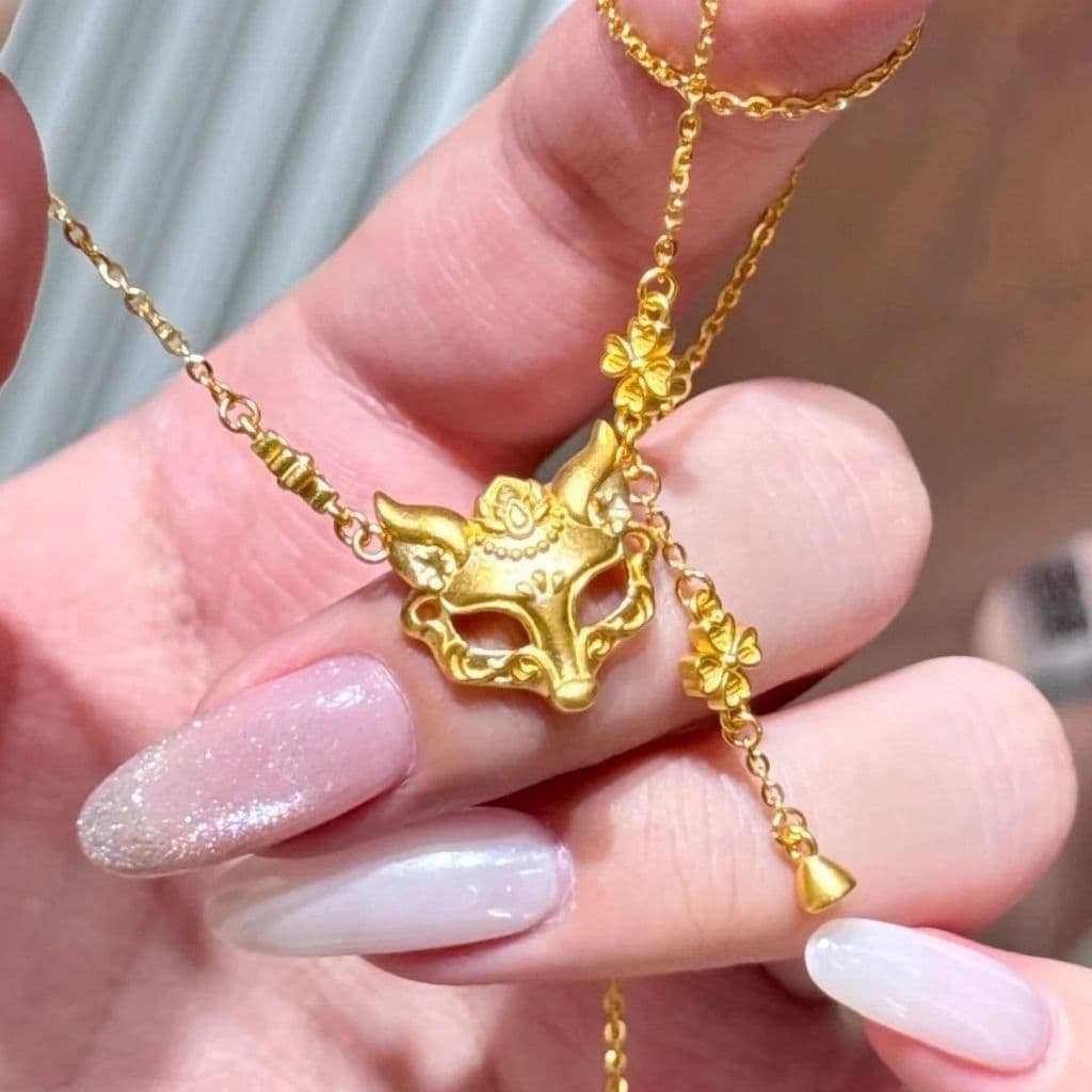 Colar de clavícula com pingente de máscara de raposa em latão banhado a ouro para mulheres, modelo novo de 2025, acessór