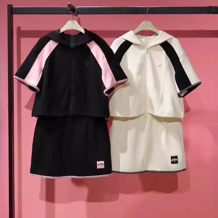 3-8 terno de duas peças feminino verão novo estilo contraste cor com capuz manga curta jaqueta curta + saia Casual senti