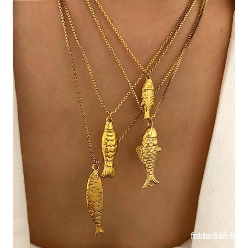 Colar de clavícula em formato de peixe, feito de aço inoxidável banhado a ouro, para mulheres, à prova d'água.