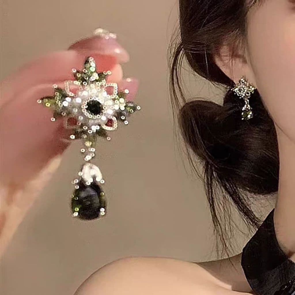 Retro requintado piscando diamante pérola flor brincos feminino luz luxo temperamento High-End moda All-Match caneta got