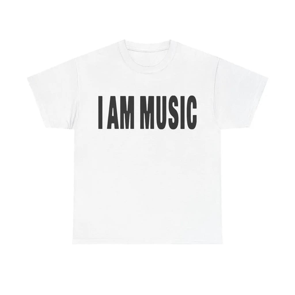 T-shirt gráfico Playboi Carti I AM MUSIC - Estampa ousada "I AM MUSIC", estilo boémio branco e preto para homens, roupa