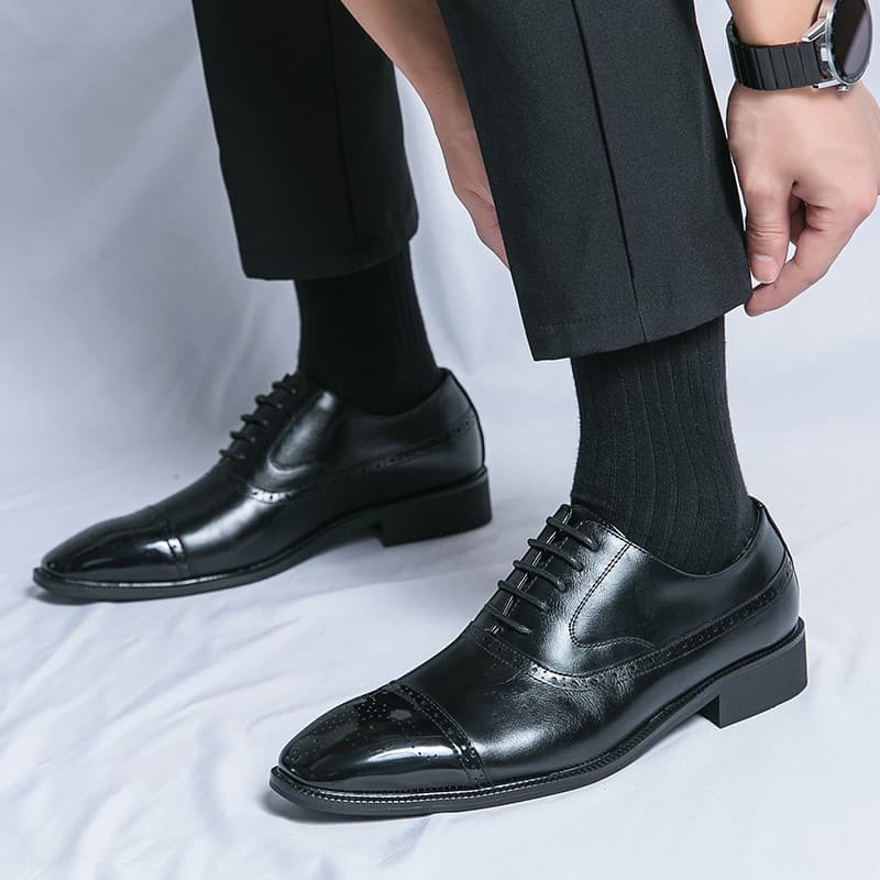 Sapatos de couro de três articulações masculinos estilo britânico Derby sapatos de couro envernizado Casual dedo do pé q