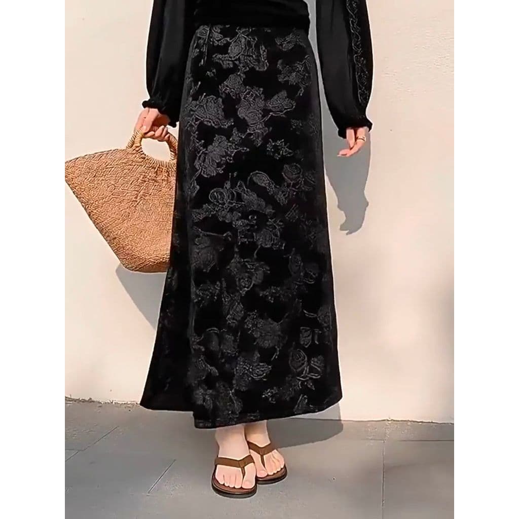 Nova Saia Jacquard Dourada De Veludo Com Fenda Longa Preta Básica Lisa
