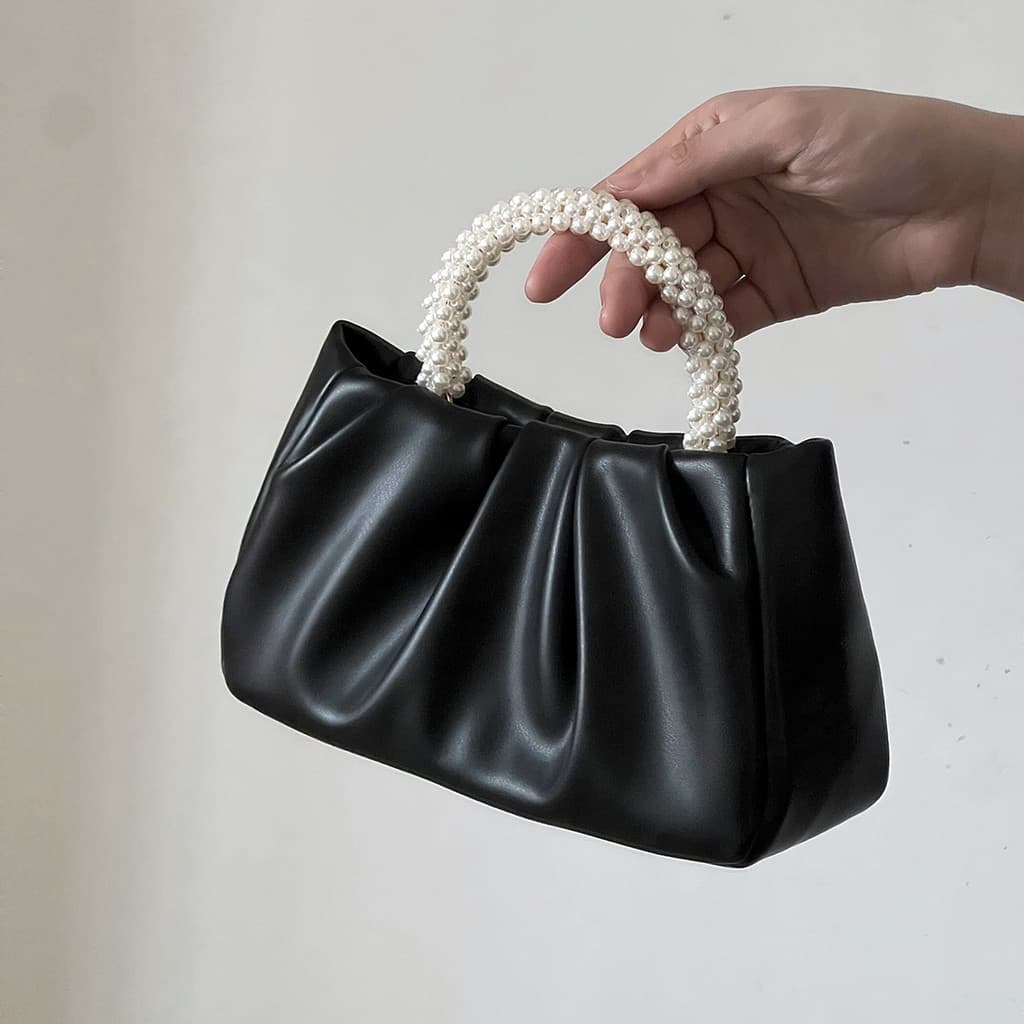 Nova moda primavera-verão, bolsa de mão versátil com textura de pérolas, plissada, em tom rosa doce perolado, ideal para