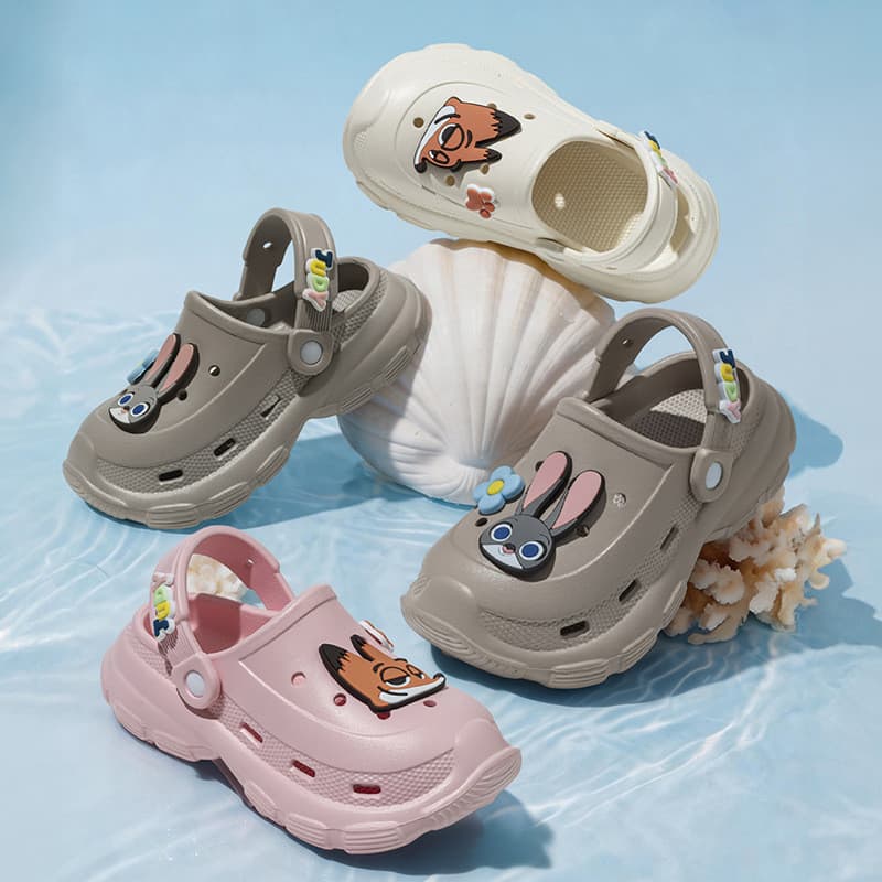 ((Venda direta da fábrica) Sapatos infantis com buracos para meninos, verão 2026, novo estilo, roupa externa, antiderrap
