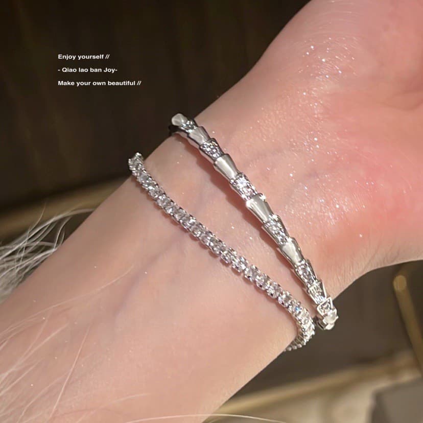 Pulseira de aço de titânio que não desbota, em formato de cobra com madrepérola e diamantes brilhantes, pulseira aberta