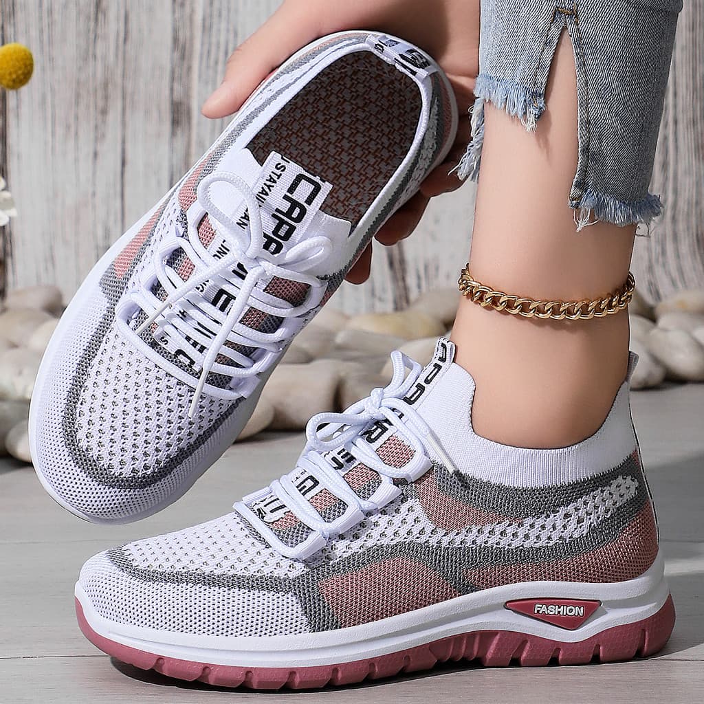 Novo estilo voando tecido malha sapatos femininos oco respirável sola macia superfície macia moda esportes sapatos casua