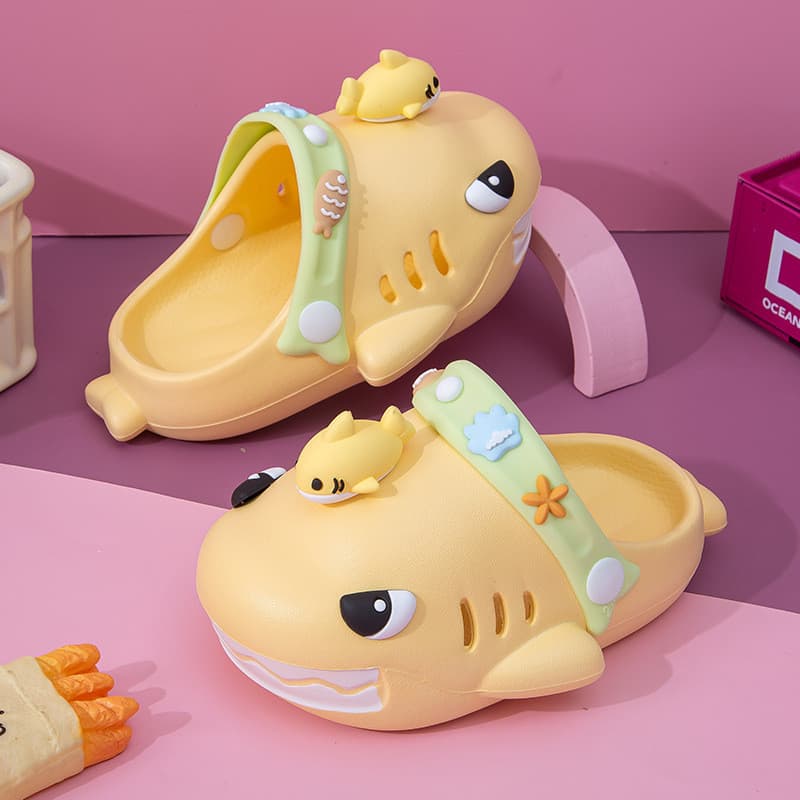 Verão crianças tubarão bebê buraco sapatos Baotou sola macia resistente ao desgaste respirável meninos meninas casa sand
